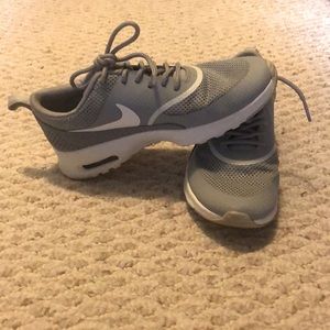 Women’s Nike Air Max Thea Shoes | Gray | Size: 5